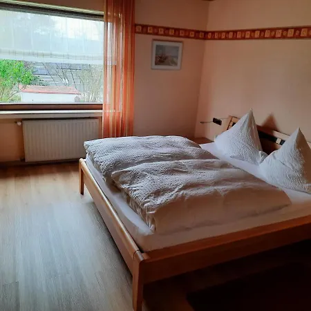 Vendégház Gaestehaus Spross Veldenz