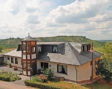 Gaestehaus Spross 4* Veldenz