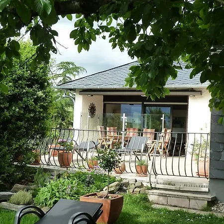 Vendégház Gaestehaus Spross Veldenz