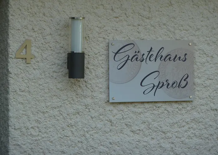 Gaestehaus Spross בית הארחה Veldenz